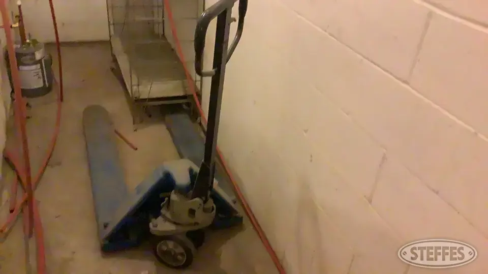 Pallet Jack & Wire Shelf 4H-Charity