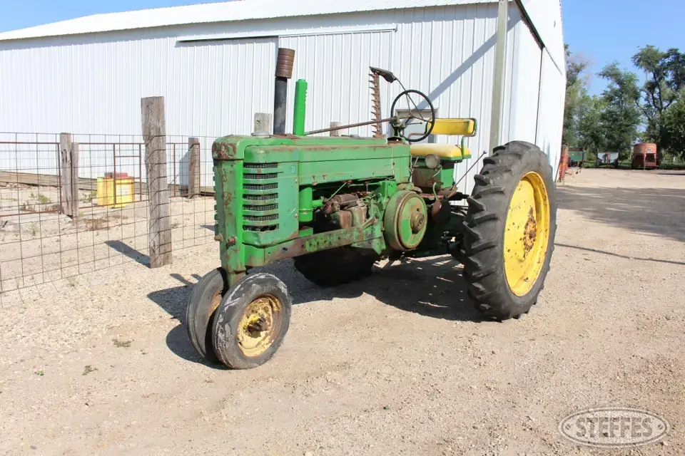 John Deere B Collectible Show Tractors-Stationary Engine