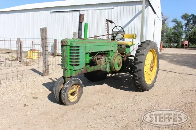 John Deere B
