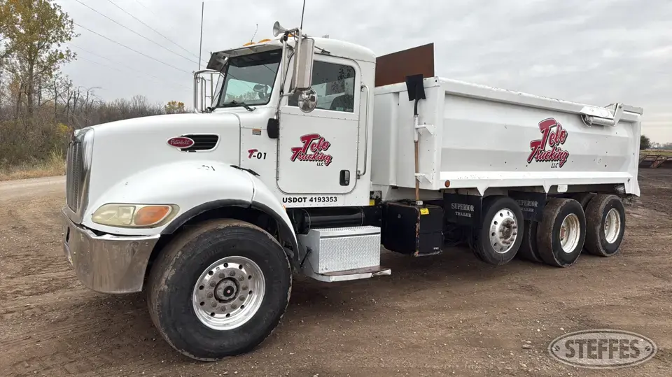 2006 Peterbilt 335 Dump Truck