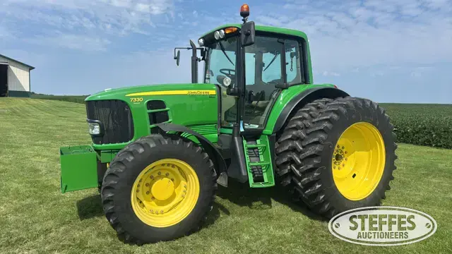 2009 John Deere 7330 Premium