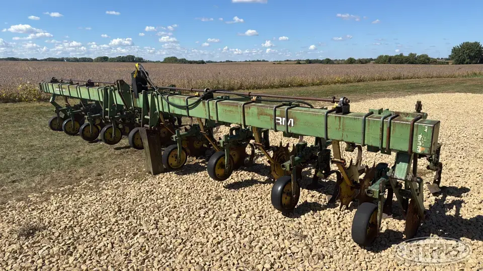 John Deere RM Row Crop Cultivator