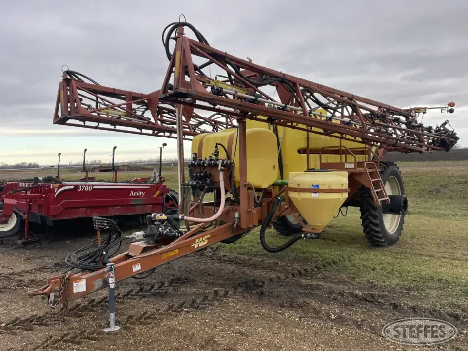 2008 H&S Pull-Type Sprayer