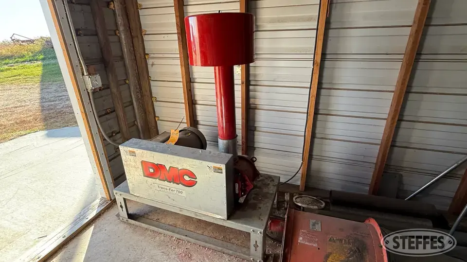DMC Trans-Fer 700 Pneumatic Grain Equipment
