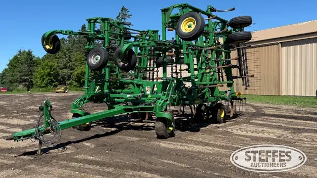 2013 John Deere 2410
