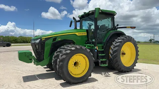 2022 John Deere 8R 310