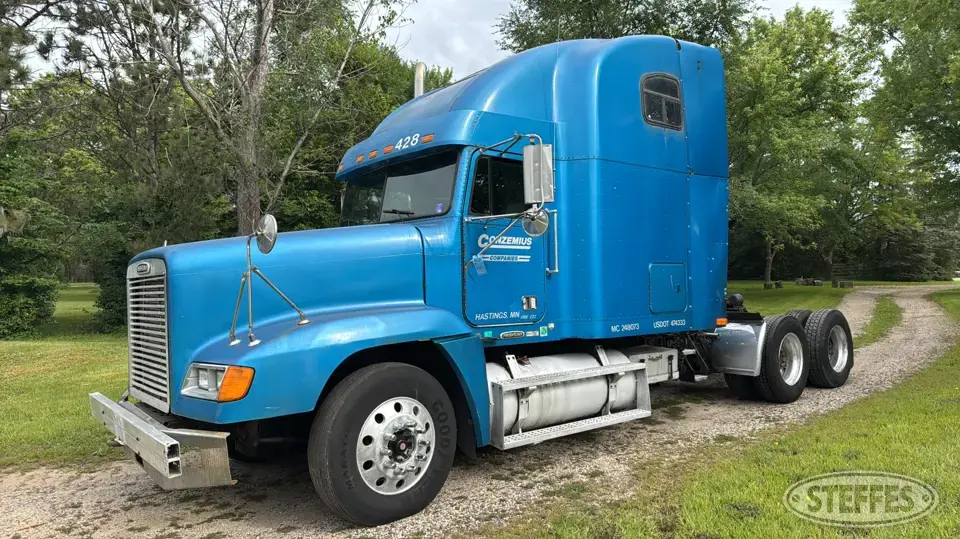 1999 Freightliner FLD120 Conventional Truck with Sleeper