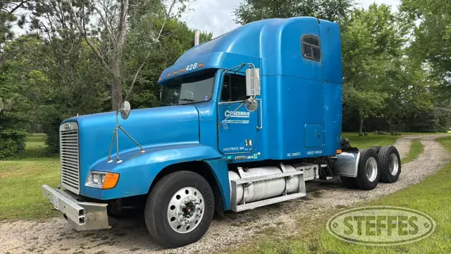 1999 Freightliner FLD120