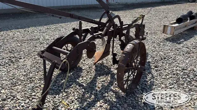Minneapolis Moline 2-bottom plow