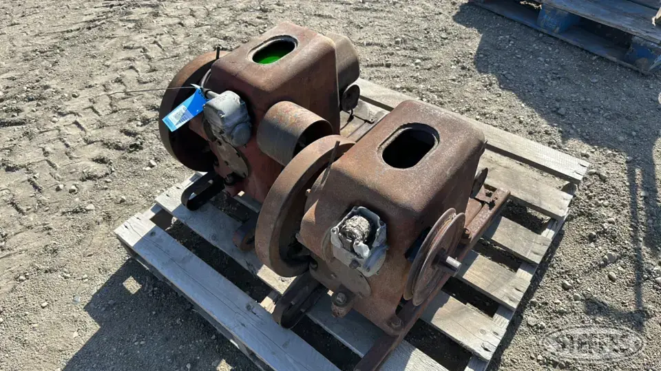 (2) IH LB stationary engines