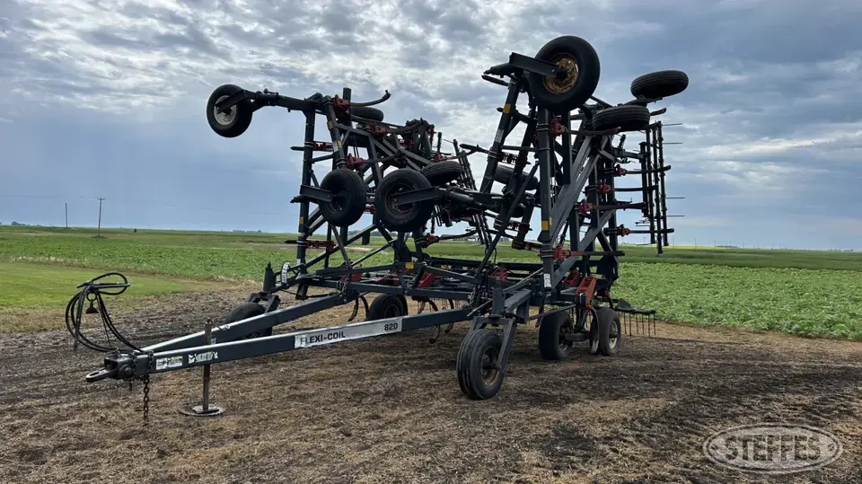 Flexi-Coil 820 Chisel Plow