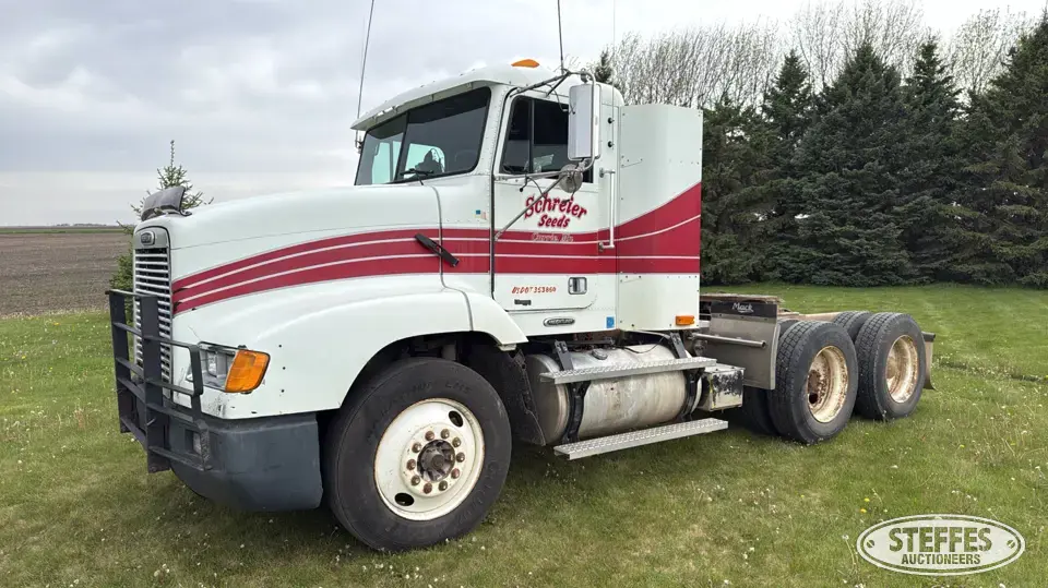 1997 Freightliner FLD112 Conventional Truck without Sleeper