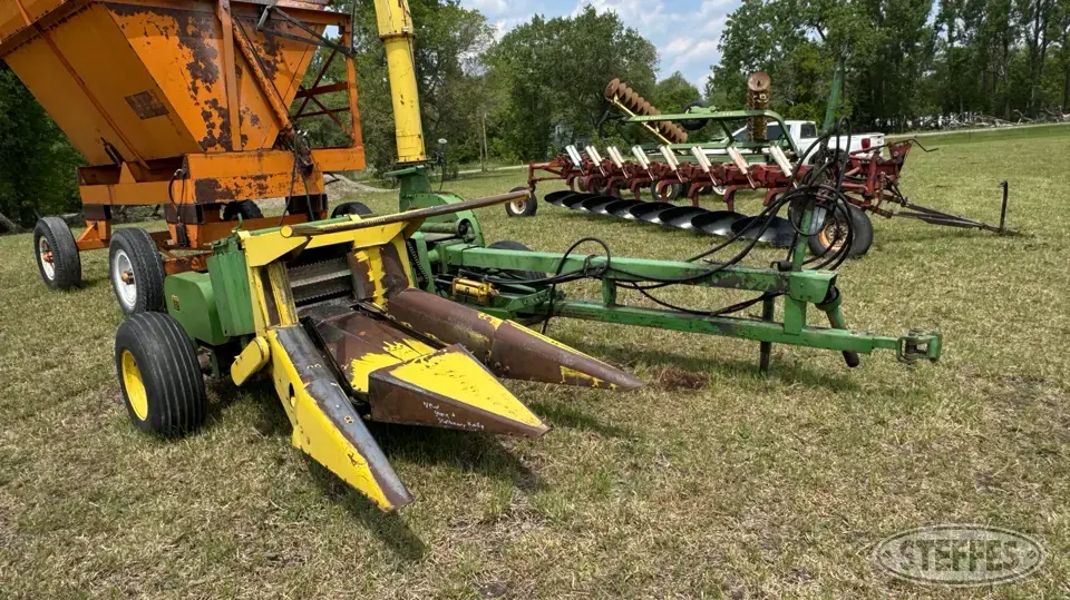 John Deere 3800 Forage Harvester Head