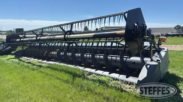 2007 Gleaner 8200-35