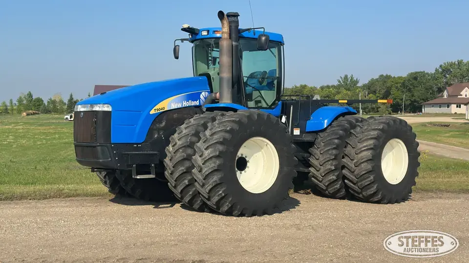 2009 New Holland T9040 4WD Tractor