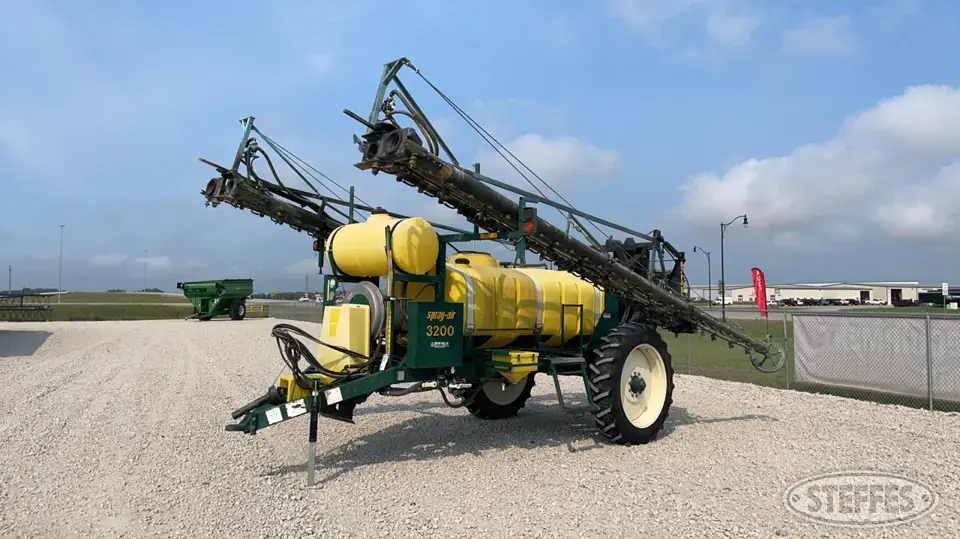 2001 Spray Air 3200 Pull-Type Sprayer