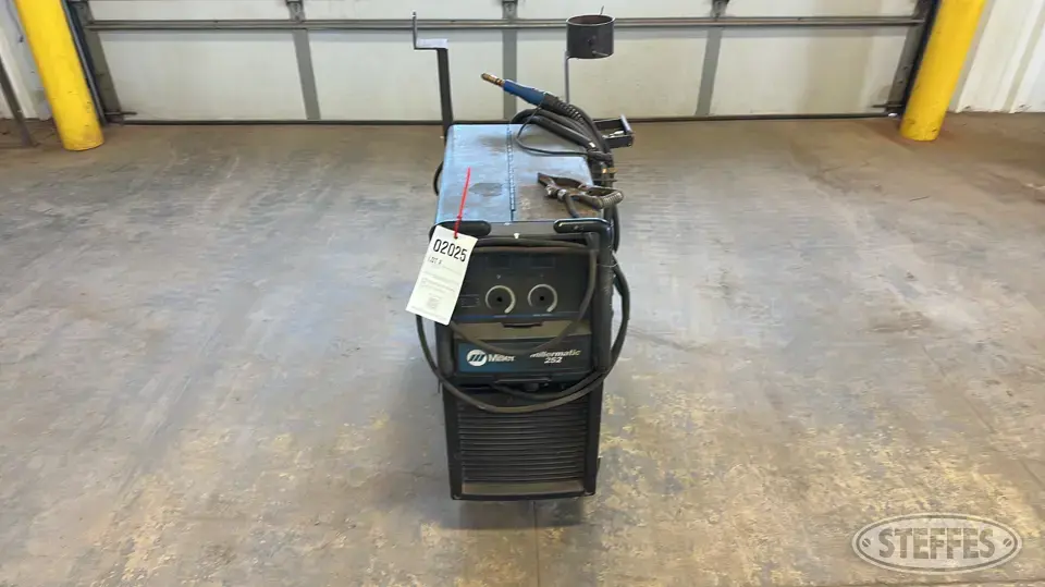 Miller Millermatic 252 Welding