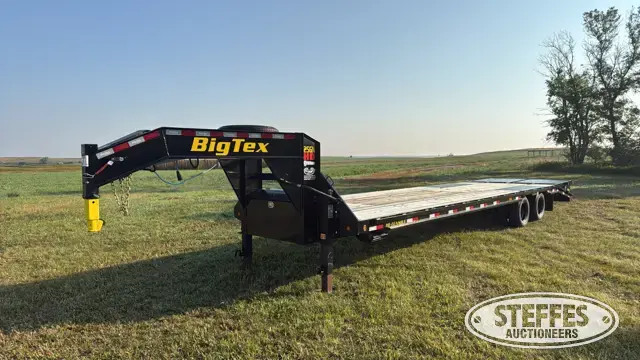 2024 Big Tex 25GN-33D5A-MRBK