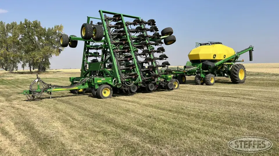 2010 John Deere 1895 Air Drills and Air Seeder