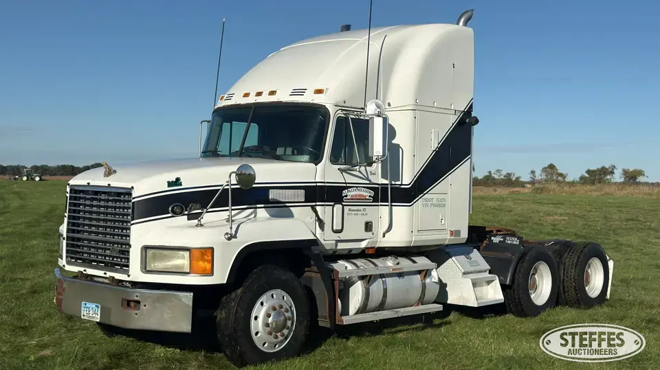 Mack Elite CL Conventional Truck with Sleeper