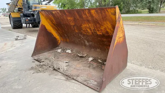 Deere wheel loader bucket