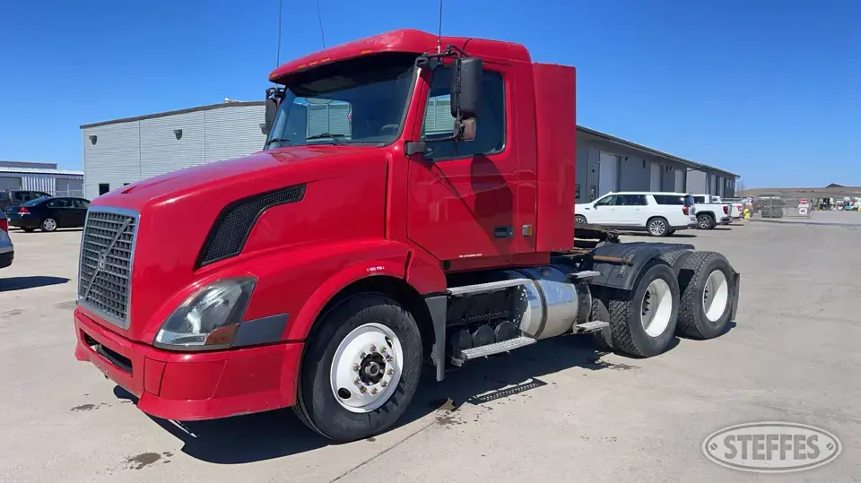 2004 Volvo VNM64 Conventional Truck without Sleeper