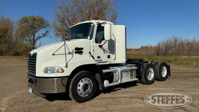 2015 Mack Pinnacle