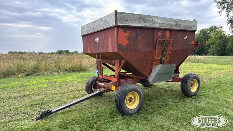 J&M gravity wagon Gravity Box