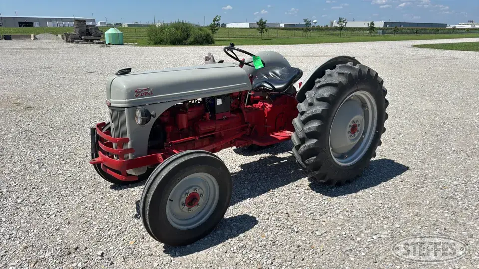 1950 Ford 8N Collectible Show Tractors-Stationary Engine