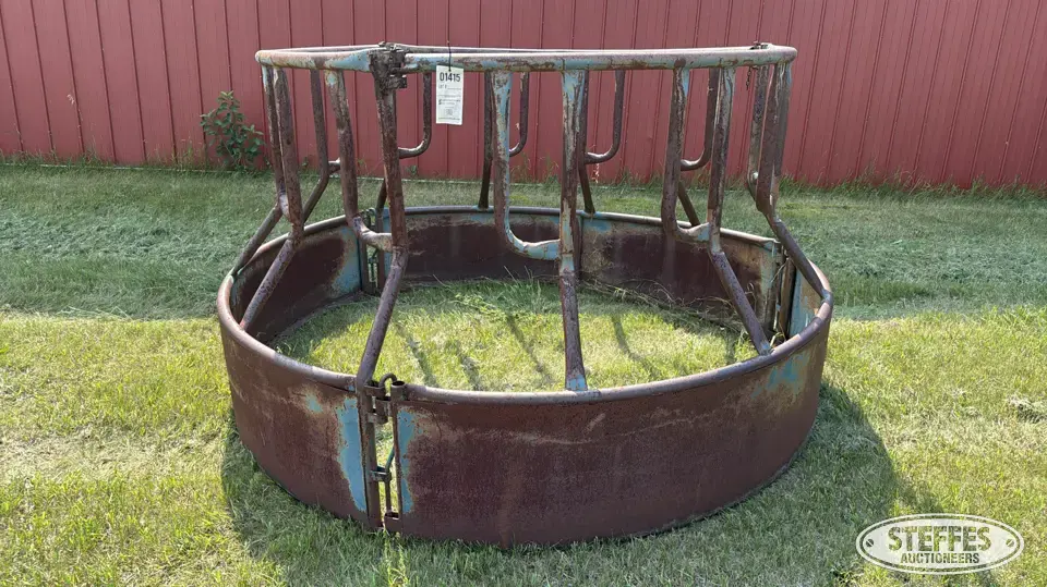 Round bale ring feeder Feeders and Bunk