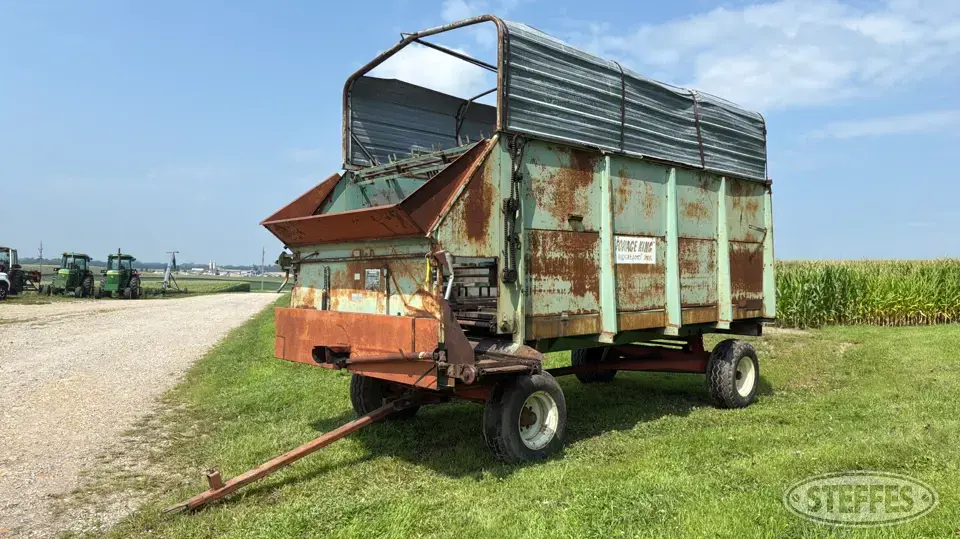 Forage King A18-8 Forage Wagon