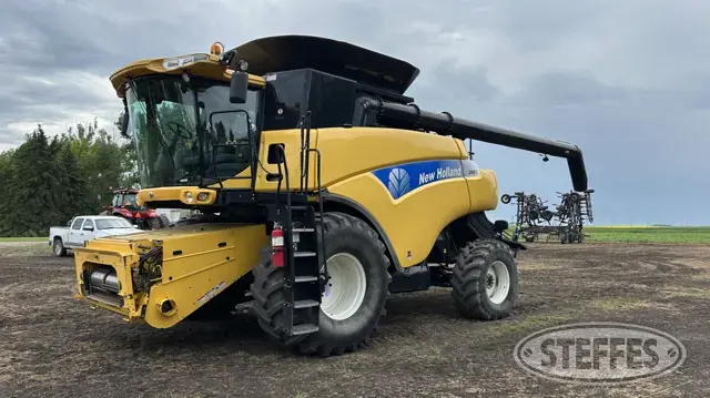 2009 New Holland CR9070