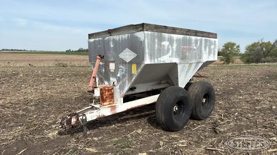 Dempster Clipper 200S Pull-Type Dry Spreader