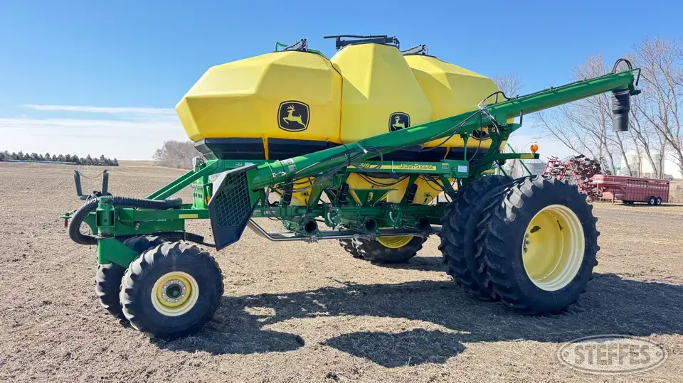 2012 John Deere 1910 Commodity Cart