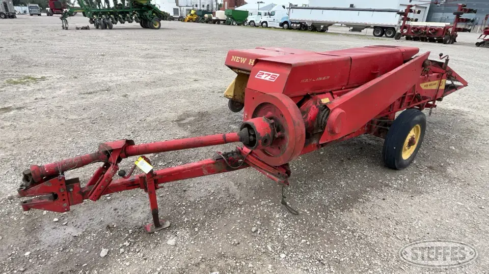 New Holland 275 Square Baler
