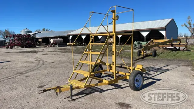 Portable transmitter trailer