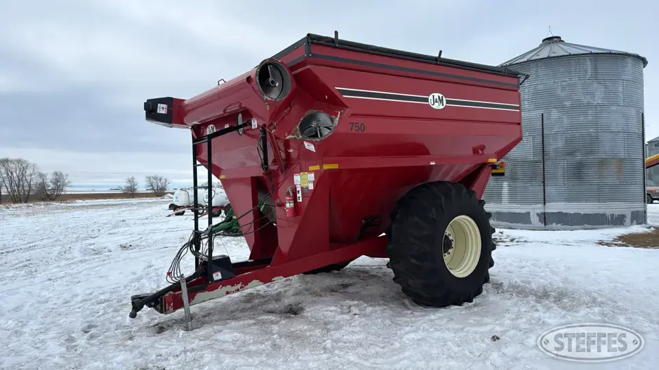 J&M 750-16 Grain Cart
