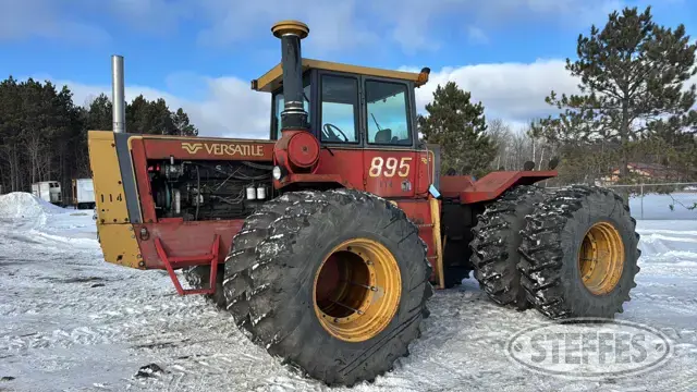 1982 Versatile 895