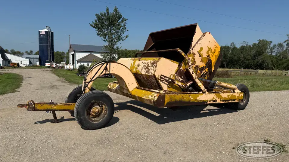 1979 Midland 8 Pull Scraper