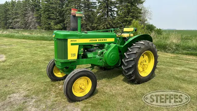 1957 John Deere 720