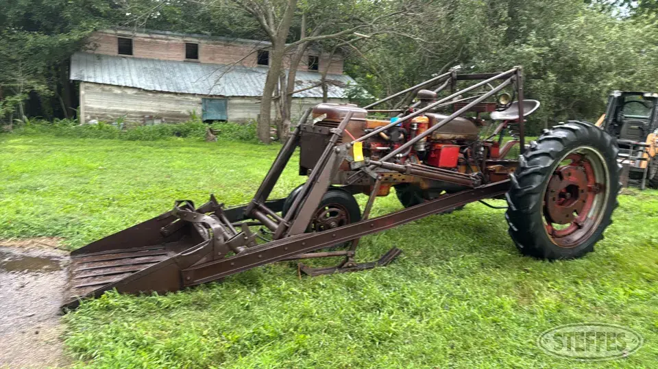 1947 Farmall H Collectible Tractor