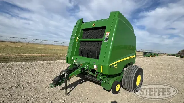2015 John Deere 569 Premium