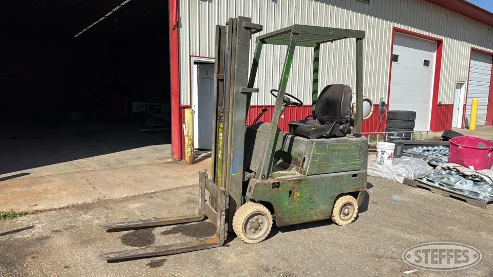 Clark C500-25 Warehouse Forklift