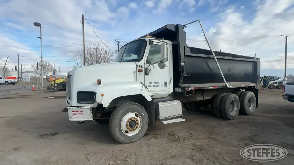 2004 International 5600 Dump Truck