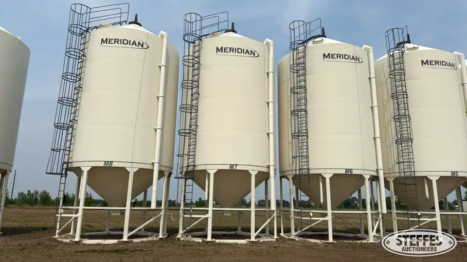 2014 Meridian M1620-40 Hopper Bin