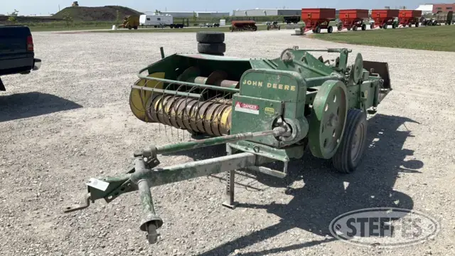 John Deere 24T