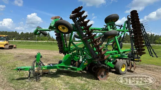 2013 John Deere 2623