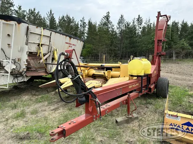 New Holland 900