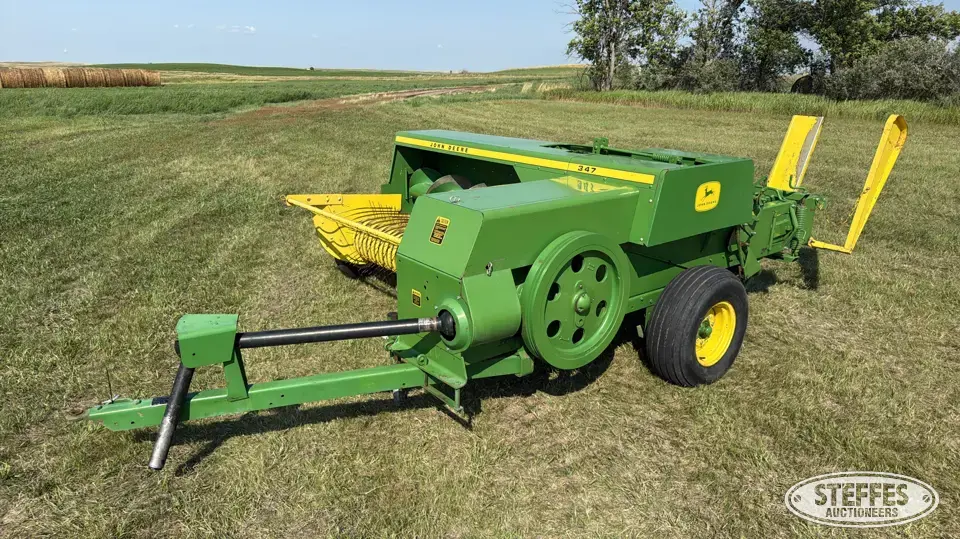 1981 John Deere 347 Square Baler