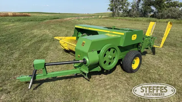 1981 John Deere 347
